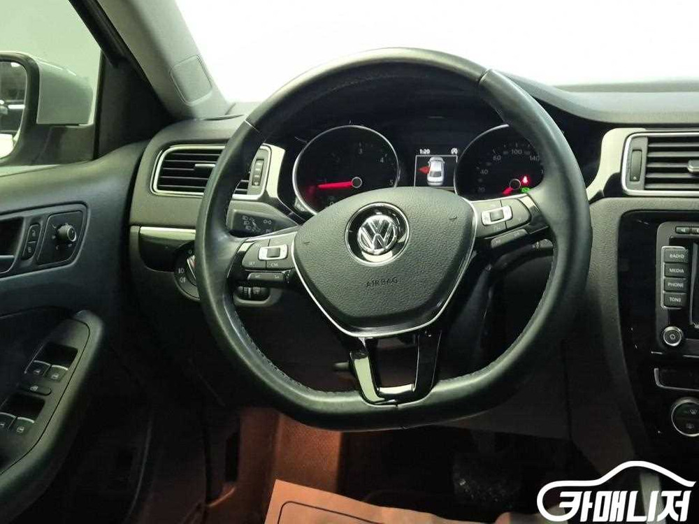 [폭스바겐]뉴 제타 2.0 TDI 블루모션 프리미엄 6세대 (5인승) #2026년특가--8