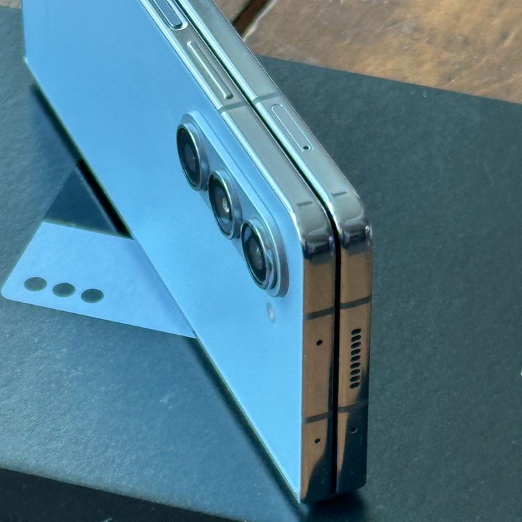 폴더블 스마트폰 512GB--10