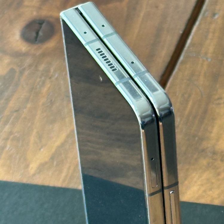 폴더블 스마트폰 512GB--12