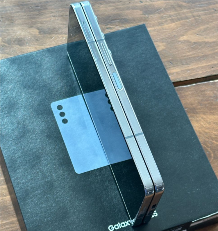 폴더블 스마트폰 512GB--3