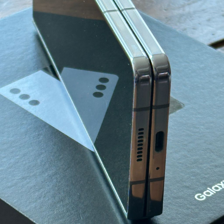 폴더블 스마트폰 512GB--4