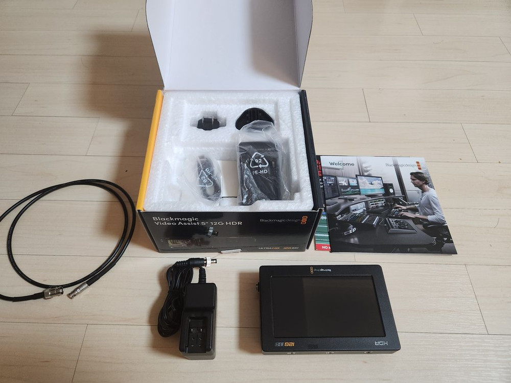 블랙매직 비디오 어시스트 12g 판매합니다. 5인치. 거의새것--0