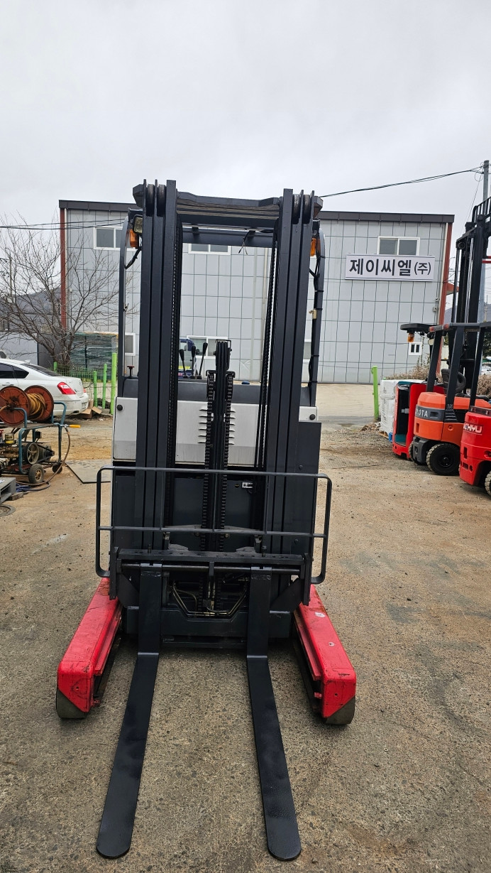 배터리 2020년식 신형 니찌유 입식 1.5톤 전동지게차 삼단마스트5M인상 550만--1