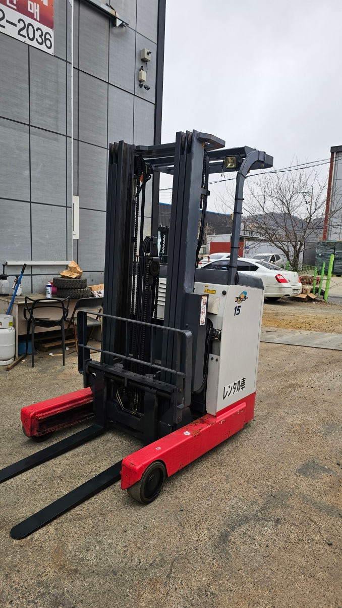 배터리 2020년식 신형 니찌유 입식 1.5톤 전동지게차 삼단마스트5M인상 550만--2