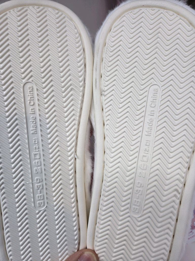 산리오 헬로키티 털 슬리퍼 240-250--2