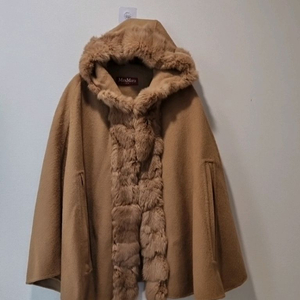 막스마라 스튜디오 폭스퍼 트리밍 케이프 코트 / 카멜 / 울·캐시미어 /