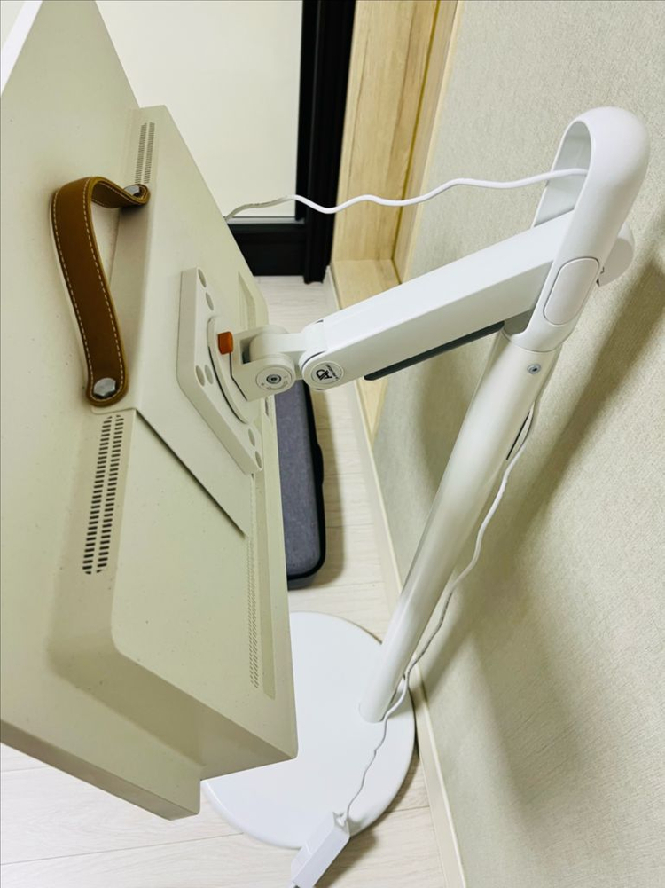 캠핑 쿠카 24인치 TV 거치대 세트 판매--6