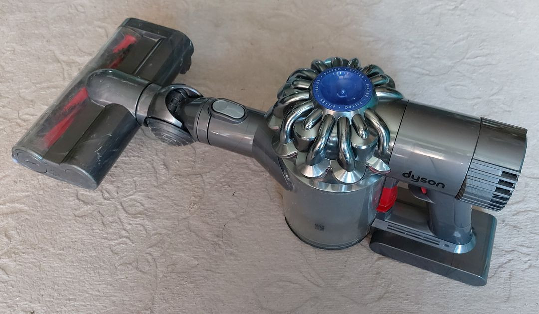 다이슨 dyson V6 / dc62 메인사진 그대로 처분합니다.--0