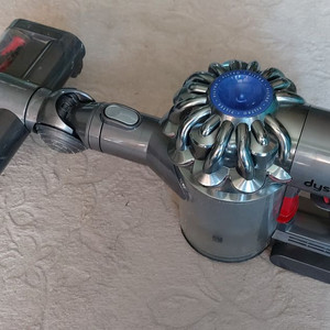 다이슨 dyson V6 / dc62 메인사진 그대로 처분합니다.