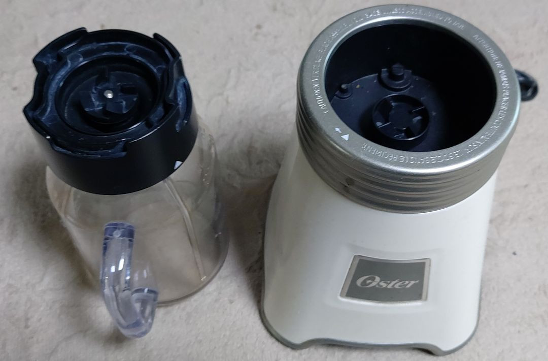 오스터 믹서기 블렌더 크림화이트 BLSTMM-BWH-071--1