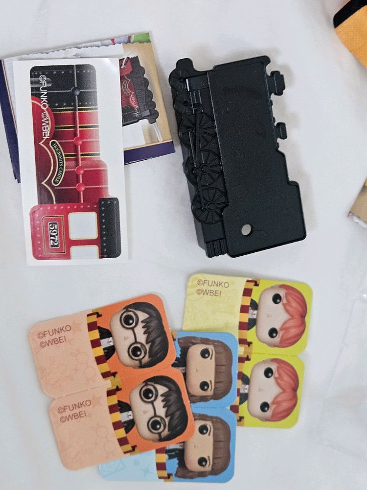 킨더조이 해리포터 시리즈 일괄(해리,세드릭,도비,루나,기차) 이미지