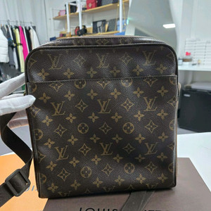 [40%특가] 루이비통 모노그램 크로스백