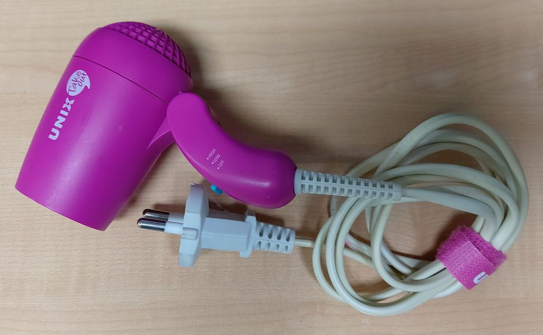 여행용 소형 유닉스 전자 헤어드라이기 , 고대기 일괄 처분합니다.--1
