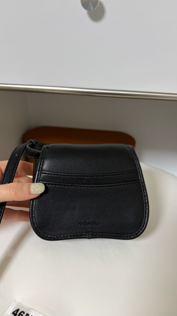 아카이브앱크 블랙 미니 크로스백 이미지