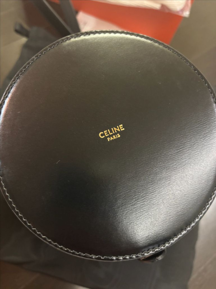 셀린느 버킷백 트라이엄프 이미지