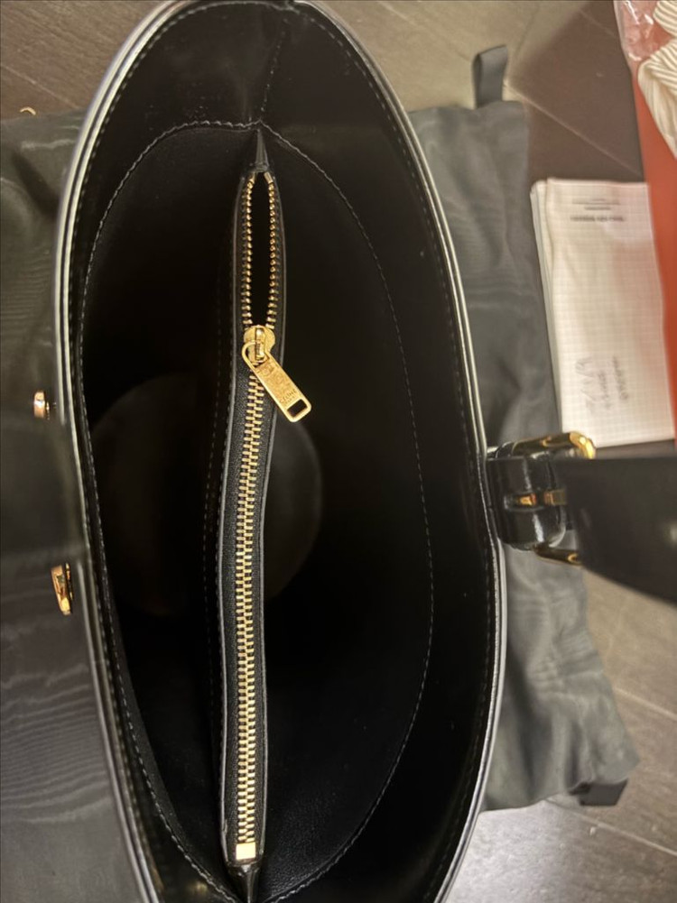 셀린느 버킷백 트라이엄프 이미지