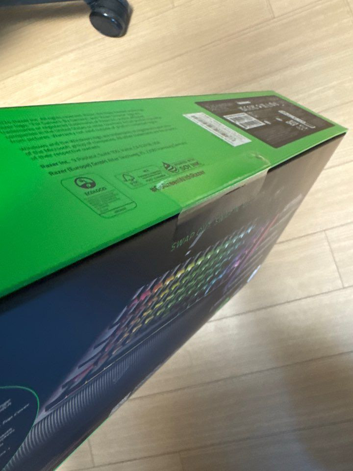 (미개봉 새제품) 정발 RAZER 블랙위도우 V4 프로 75% 무선 기계식 게이밍 키보드--1