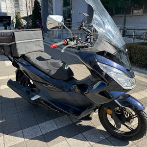 혼다 pcx125 18년 짧은키로수 판매합니다