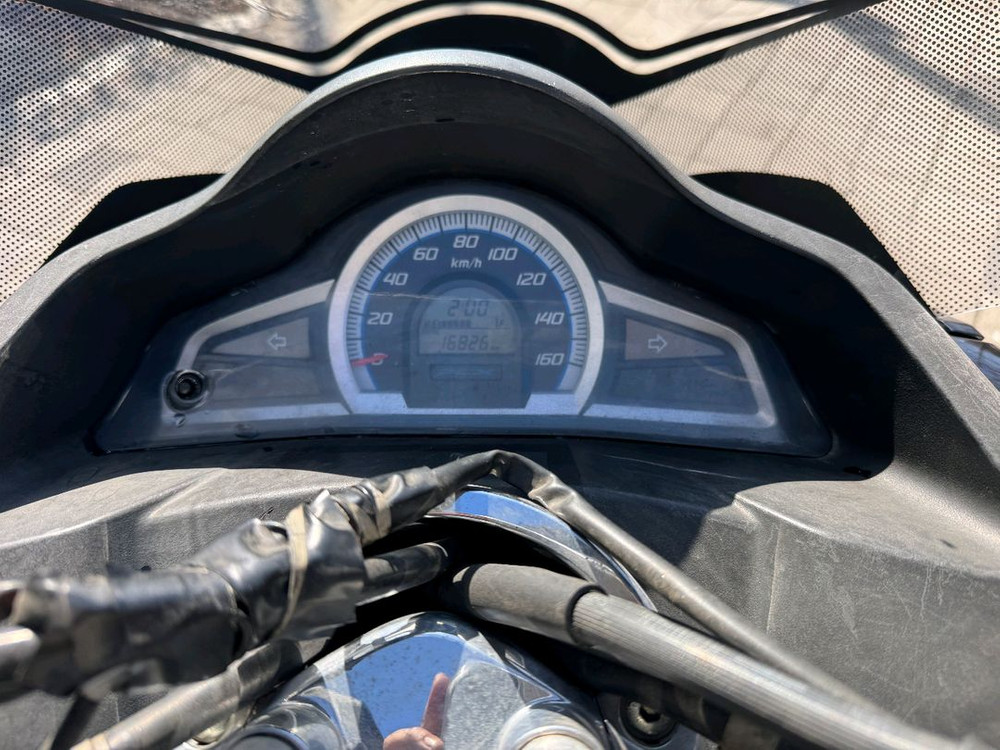 혼다 pcx125 18년 짧은키로수 판매합니다--9