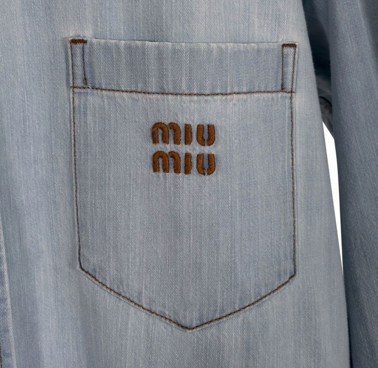 [38] 미우미우 24ss 샴브레이 자수 로고 데님 셔츠 라이트 블루--4