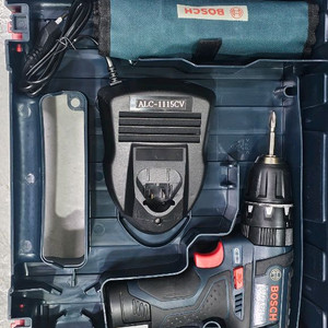 보쉬 GSB 10,8 2 li 충전식 전동공구 세트 이미지