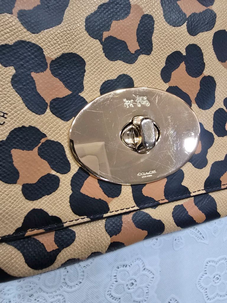 코치 가죽 미니 크로스백--2