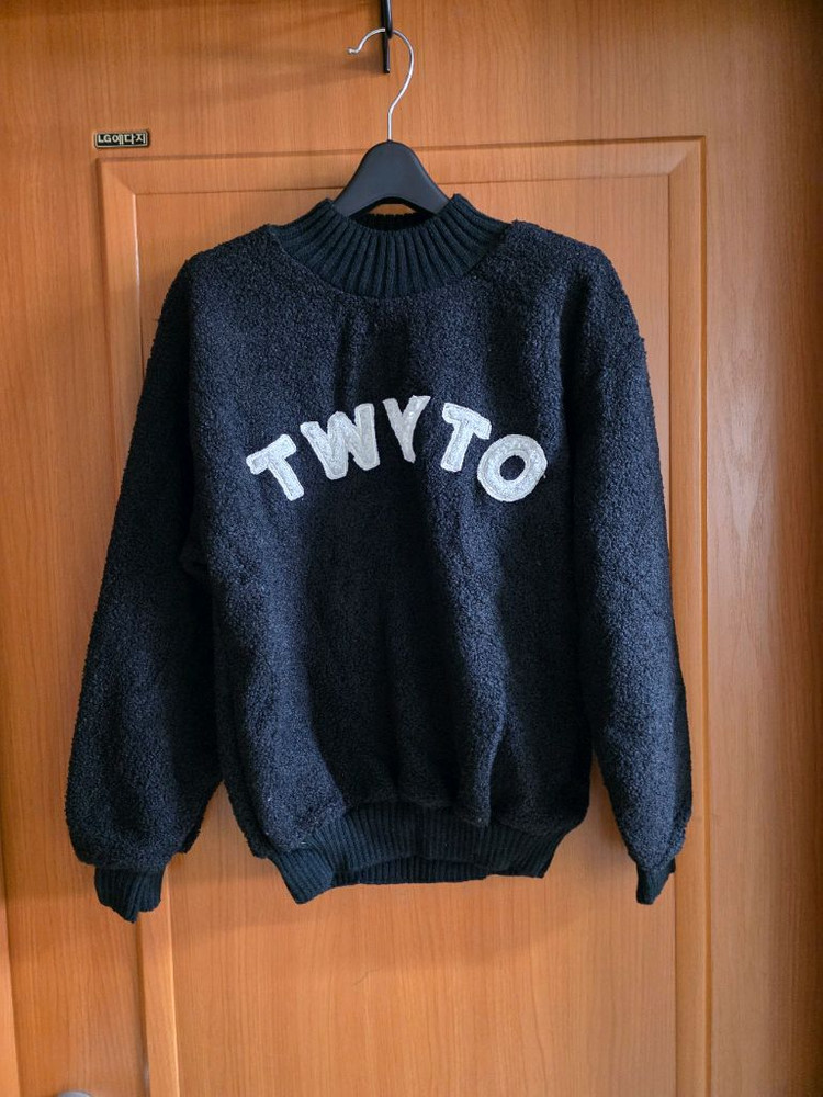 (새상품) 영문 패치 뽀글이(?) 니트 이미지