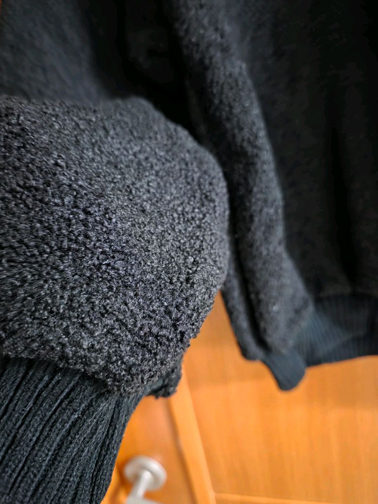 (새상품) 영문 패치 뽀글이(?) 니트 이미지