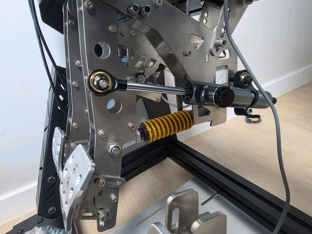 기현님 페달 3페달 인버티드, 댐퍼, 풋레스트 풀옵션 심레이싱--1