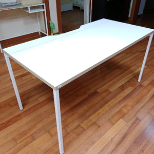 데스커 멀티탭 선반형 책상 저렴하게 드립니다~ 이미지