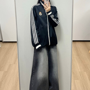 아디다스 레알마드리드 검흰 우븐 트랙탑 져지 이미지