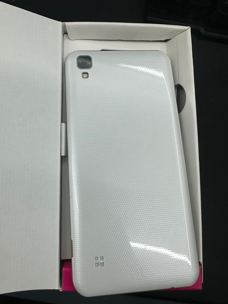 LG X SKIN 화이트 색상--1