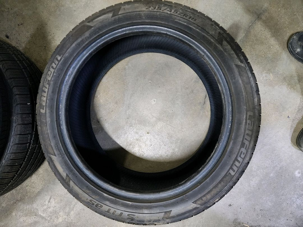 235 45 18 중고타이어--2