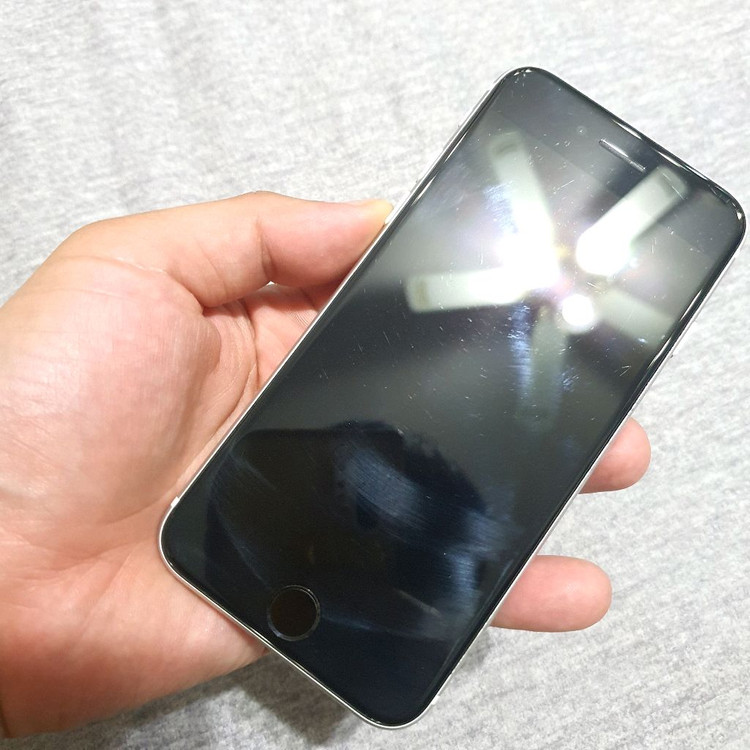 애플 아이폰 SE2 64기가--1