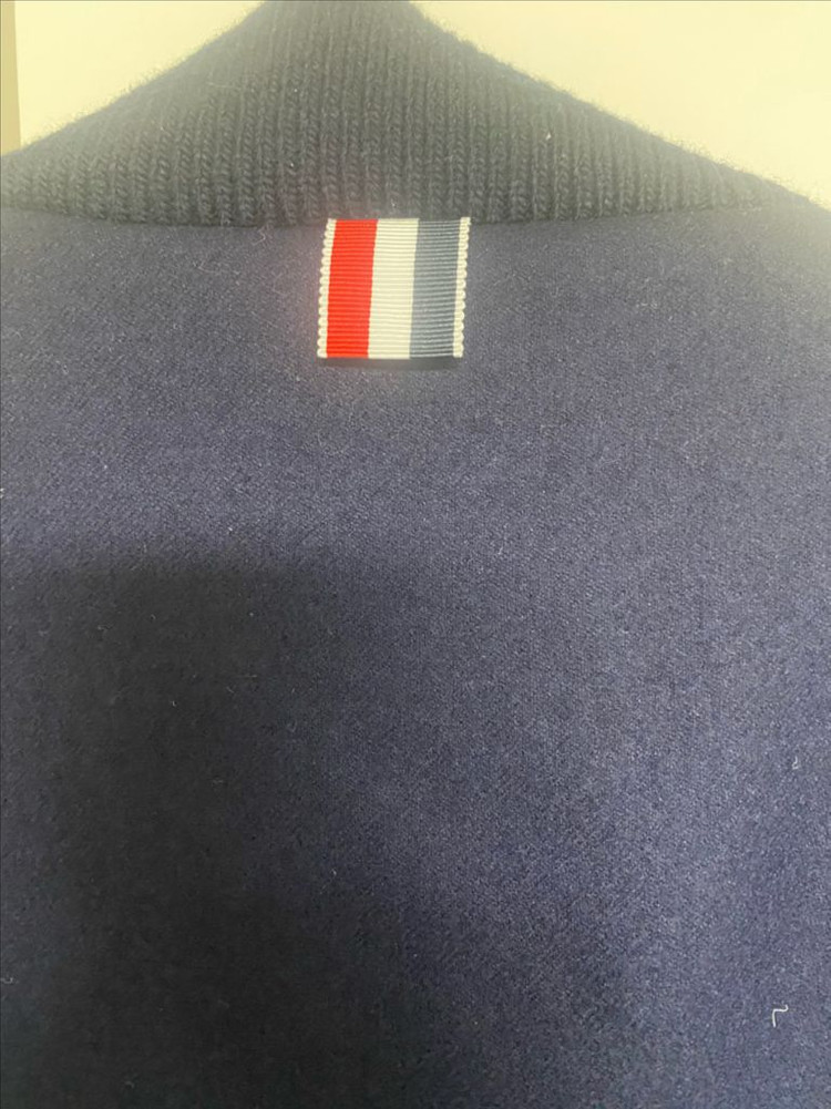 톰브라운 울 캐시미어 패딩 블루종 판매합니다. 이미지