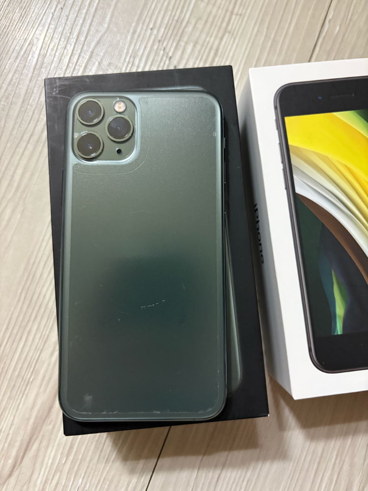 아이폰 11프로 그린 256기가 상태최상급 개인입니다--2