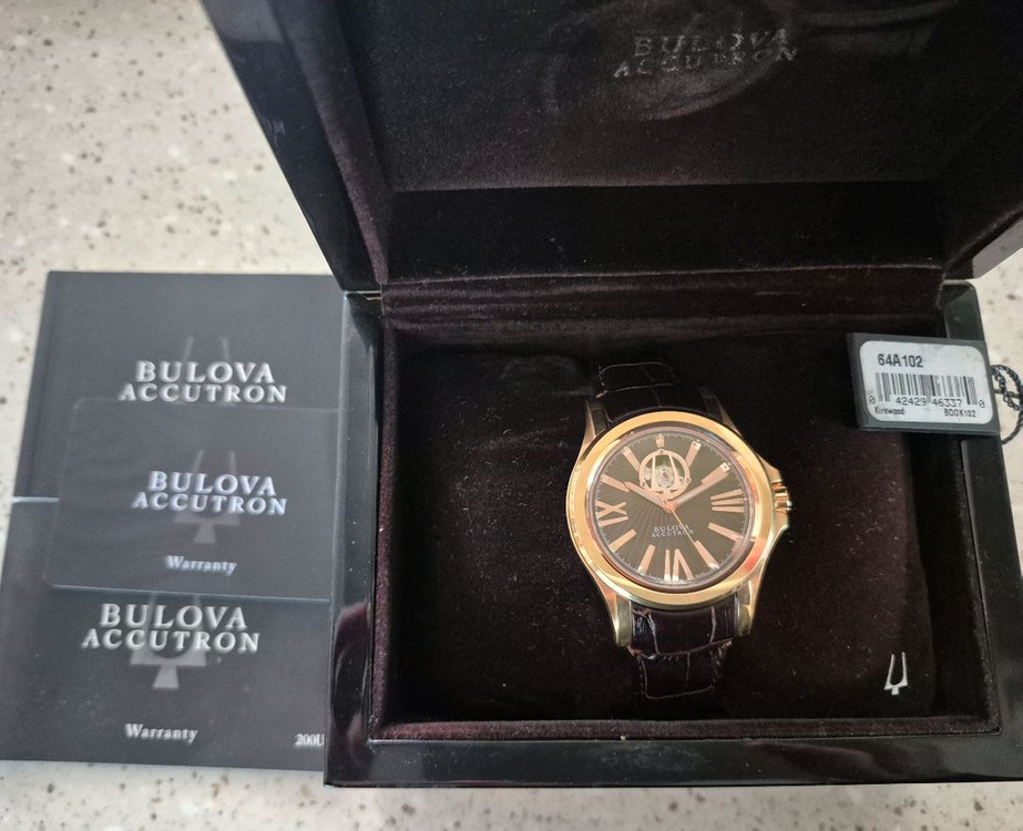 명작 부로바 아큐트론 커크우드 오픈하트 오토매틱 커브드 시계 정리합니다.--1