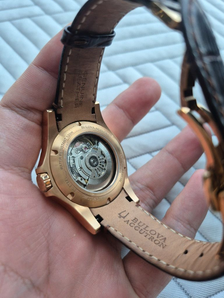 명작 부로바 아큐트론 커크우드 오픈하트 오토매틱 커브드 시계 정리합니다.--2