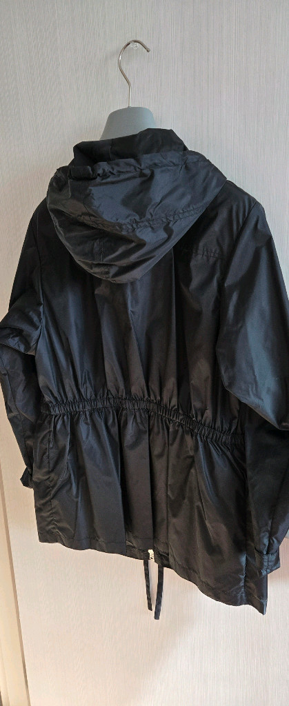 프라다 후드 바람막이 자켓 이미지