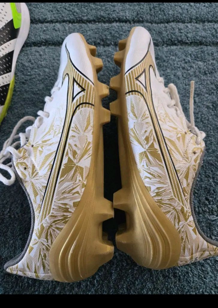 미즈노. 아디다스 축구화 250mm 이미지