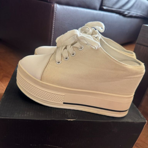 플랫폼 스니커즈/뮬 슬리퍼/키높이 운동화235