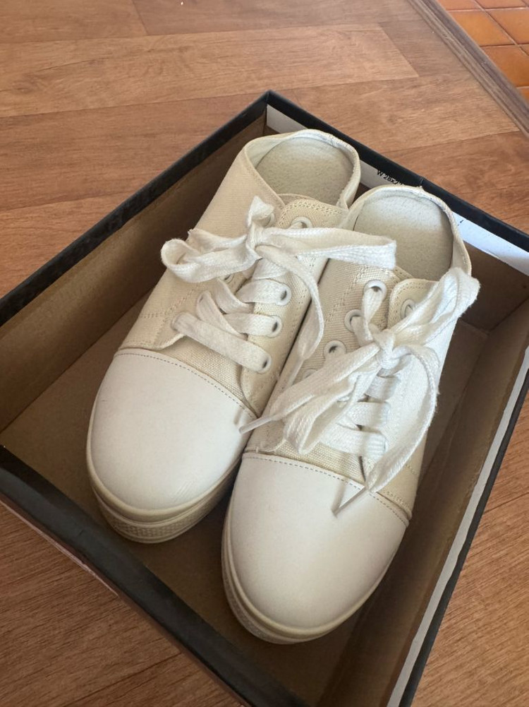 플랫폼 스니커즈/뮬 슬리퍼/키높이 운동화235--1