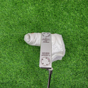 스카티카메론 스튜디오셀렉트 뉴포터2 퍼터 이미지