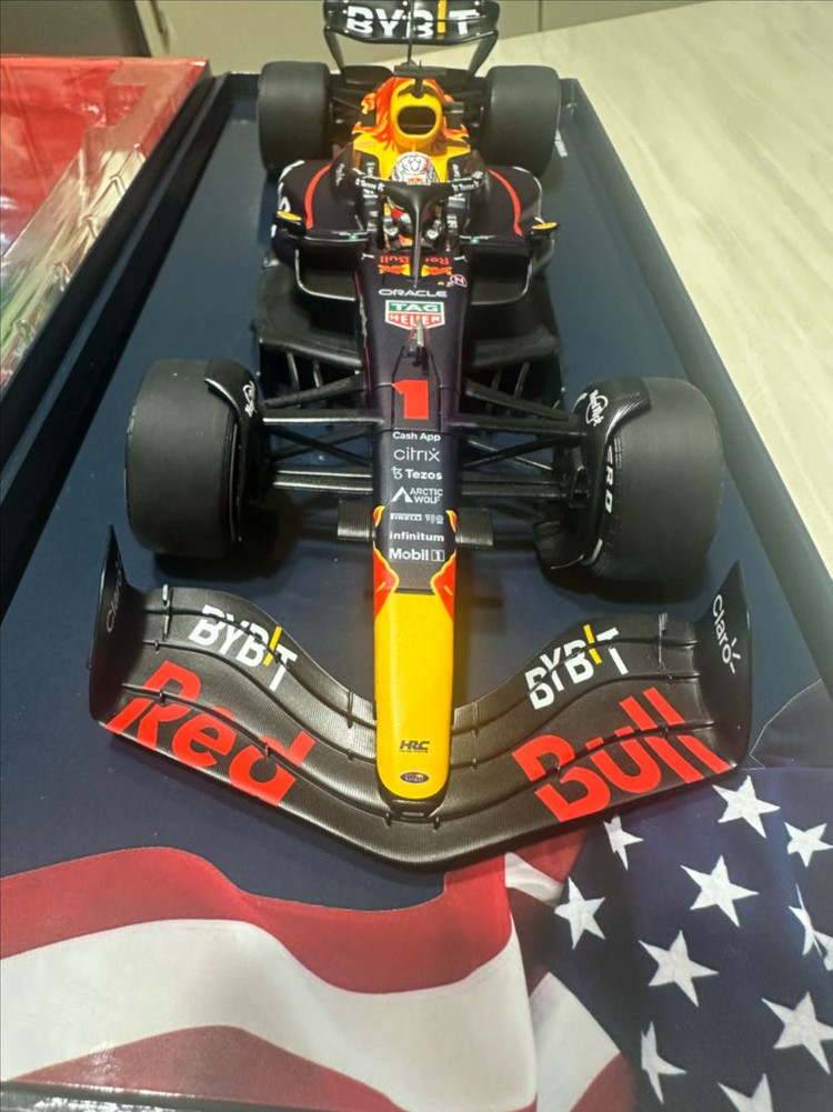 미니챔프 rb18 1:18스케일 막스베르스타펜 오스틴 그랑프리 111개 한정--5