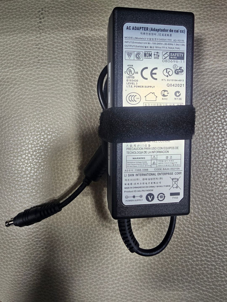 삼성 노트북용 정품 어댑터 (AD-4019A & AD-9019S)--3