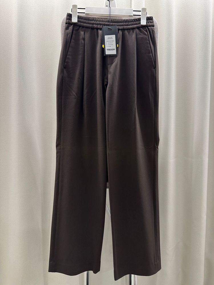 [26] 무신사 스탠다드 원 턱 와이드 밴딩 슬랙스 [반다이크 브라운]--1