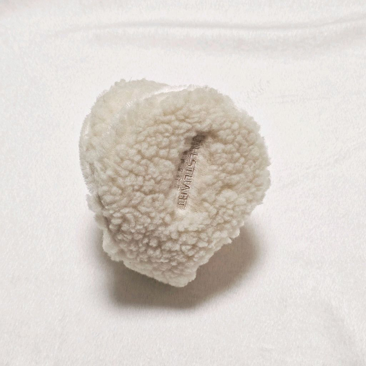 질스튜어트 뽀글이 접이식 귀마개--2