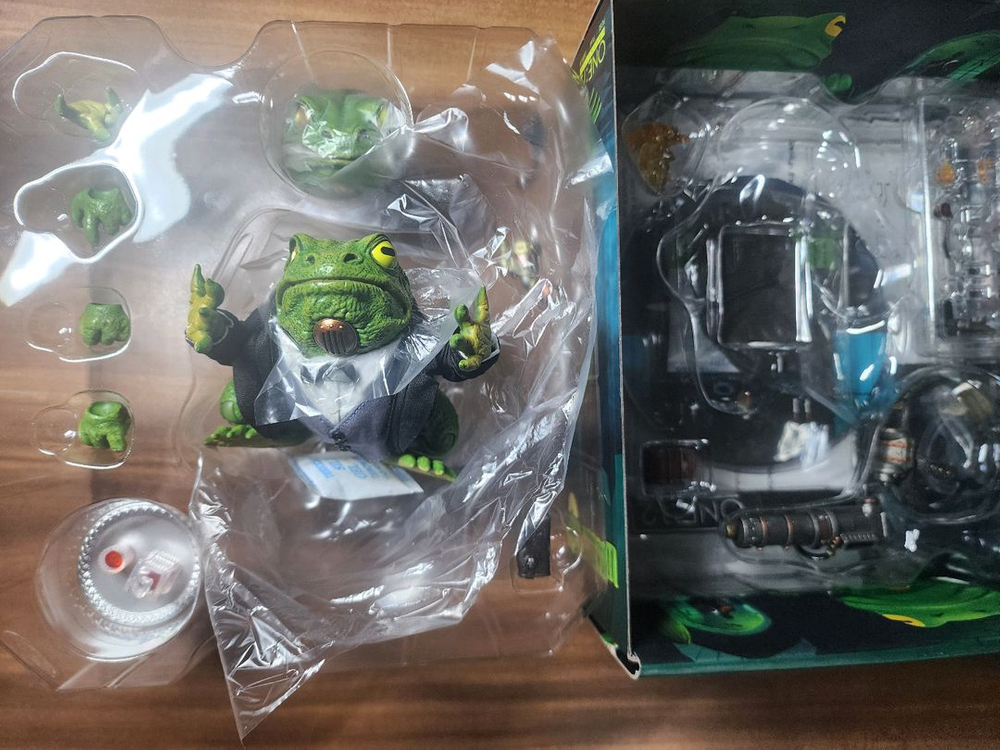 메즈코 우드포드 팝니다. 1/12액션피규어--1