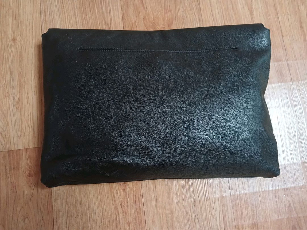 루이까또즈(정품) 남성 가죽 클러치백, 노트북 파우치, 다용도 사용 (블랙) (상태 깨끗하고 좋아요)--4