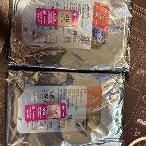 씨게이트 IronWolf Pro 2TB HDD 새제품 2개